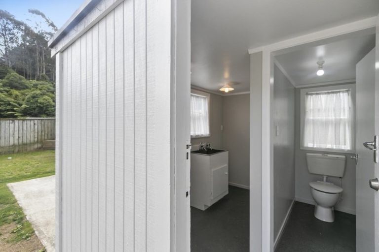 Photo of property in 101 Kowhai Street, Naenae, Lower Hutt, 5011