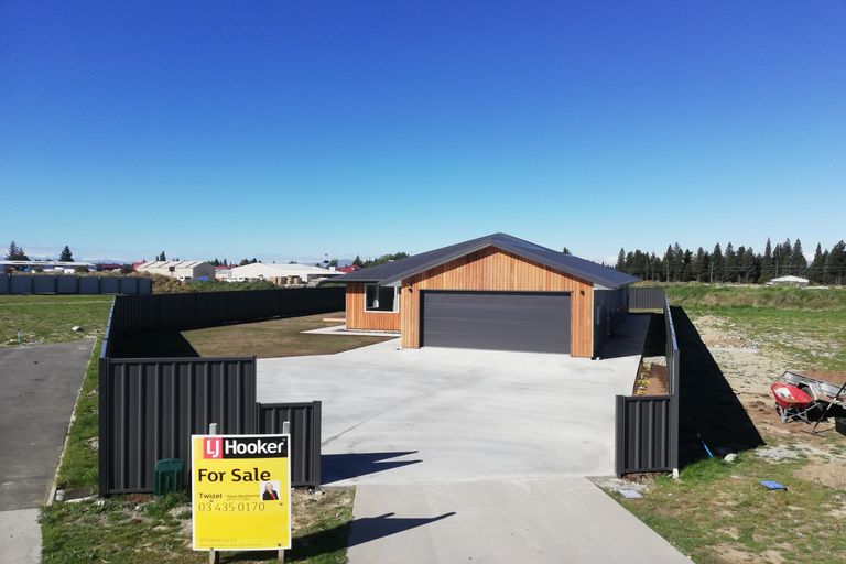 Photo of property in 7 Aoraki Crescent, Twizel, 7901