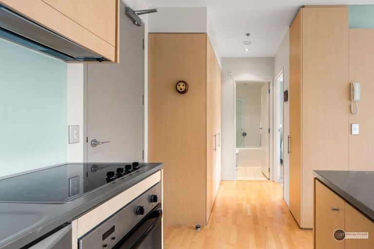 Photo of property in Sanctum Apartment, 10 Ebor Street, Te Aro, Wellington, 6011