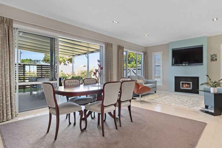 Photo of property in 12 Amberley Place, Flagstaff, Hamilton, 3210