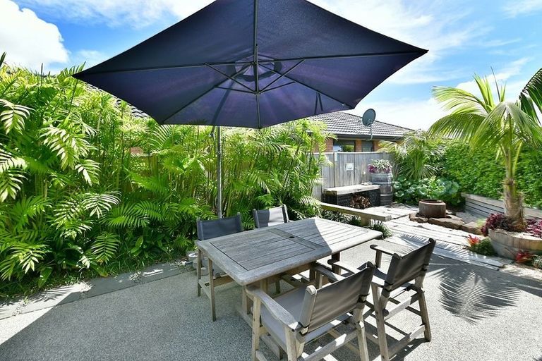 Photo of property in 6 Fendalton Place, Hatfields Beach, Orewa, 0931