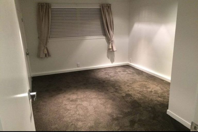 Photo of property in 73 Pine Avenue, Henderson, Auckland, 0612