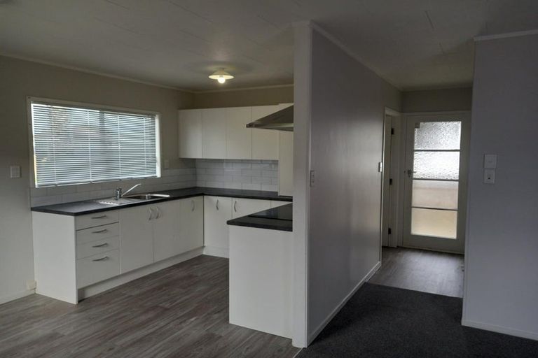 Photo of property in 6 Balwyn Place, Clendon Park, Auckland, 2103