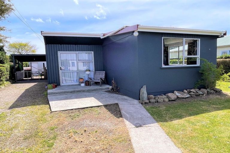 Photo of property in 11 Noble Street, Owaka, 9585