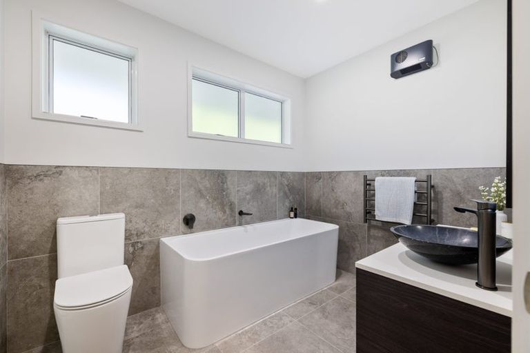 Photo of property in 11a Ashgrove Terrace, Somerfield, Christchurch, 8024