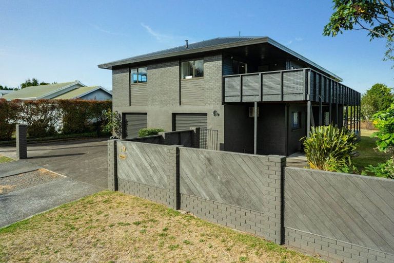 Photo of property in 19 Ingle Avenue, Waipahihi, Taupo, 3330