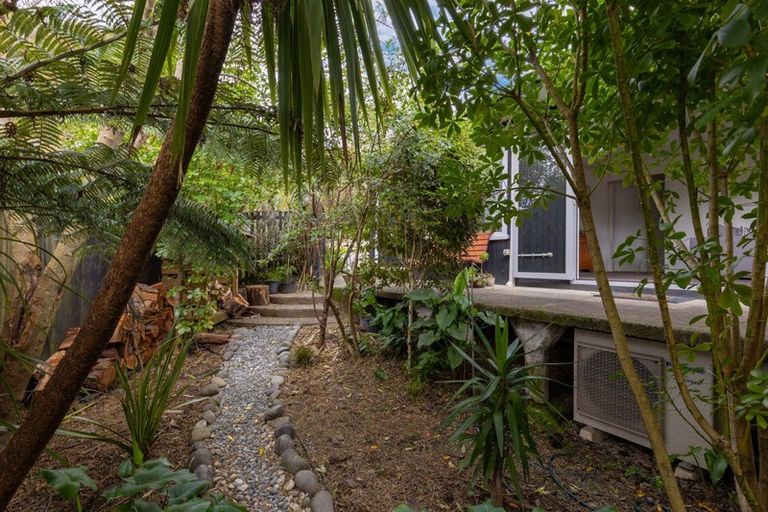 Photo of property in 102a Milton Terrace, Picton, 7220