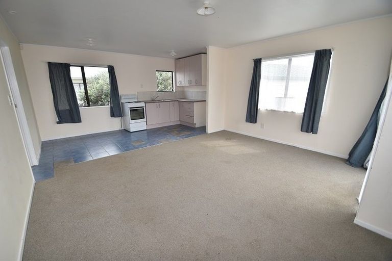 Photo of property in 1/14 Hatherley Place, Clendon Park, Auckland, 2103