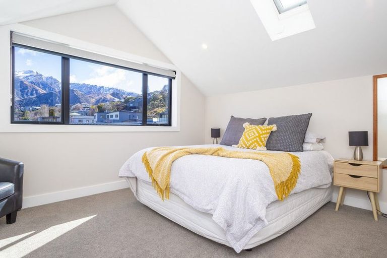 Photo of property in 2 Brodie Avenue, Arrowtown, 9302