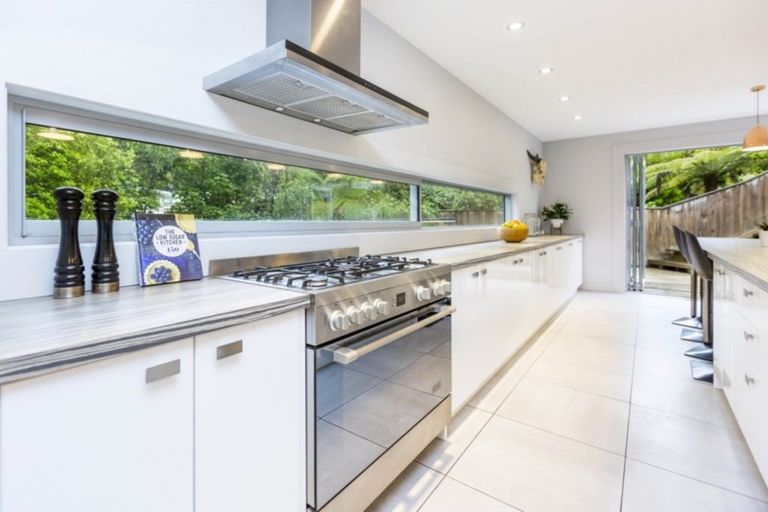 Photo of property in 18 Plateau Road, Te Marua, Upper Hutt, 5018