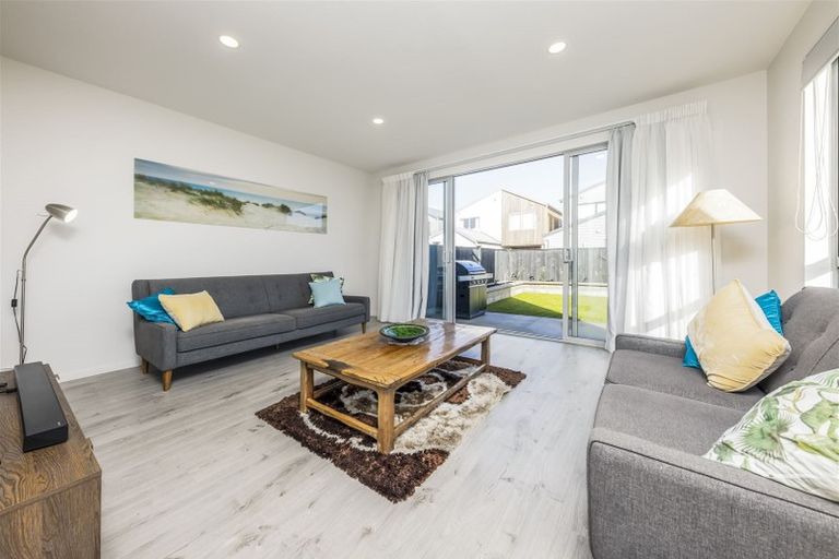 Photo of property in 2 Turehu Road, Papakura, 2110