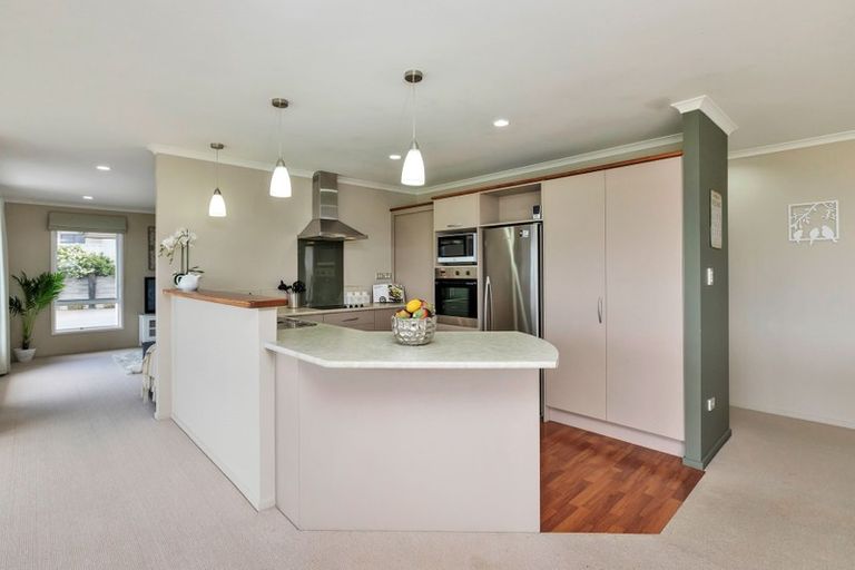 Photo of property in 14 Kensington Heights Rise, Kensington, Whangarei, 0112