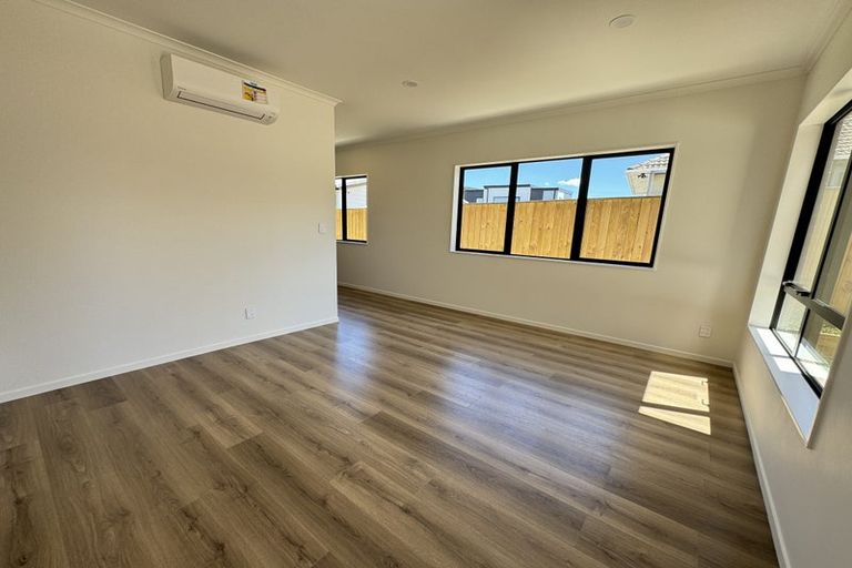 Photo of property in 22c Toru Street, Te Atatu Peninsula, Auckland, 0610