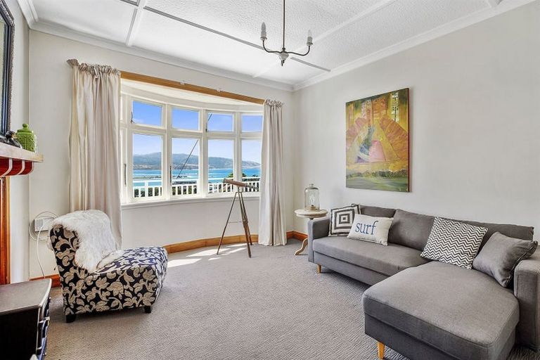 Photo of property in 49 Hungerford Road, Lyall Bay, Wellington, 6022