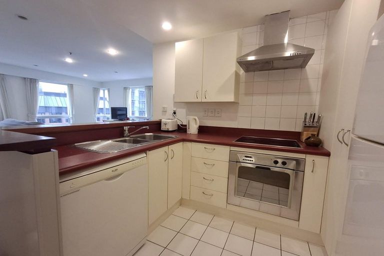 Photo of property in Terrace Heights Apartments, 4b/163 The Terrace, Wellington Central, Wellington, 6011