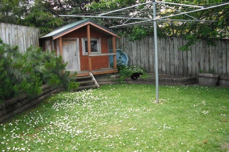 Photo of property in 3 Rubens Lane, West Harbour, Auckland, 0618