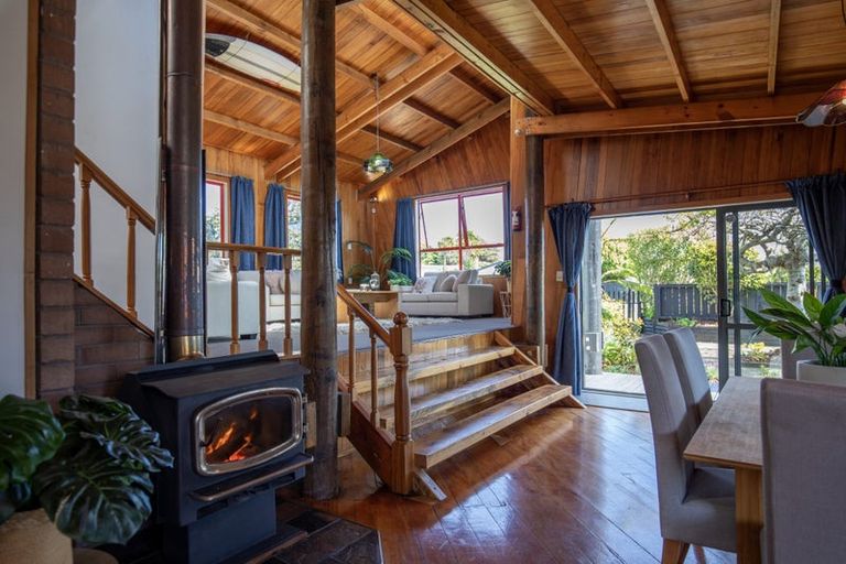 Photo of property in 1 Bay View Road, Raglan, 3225