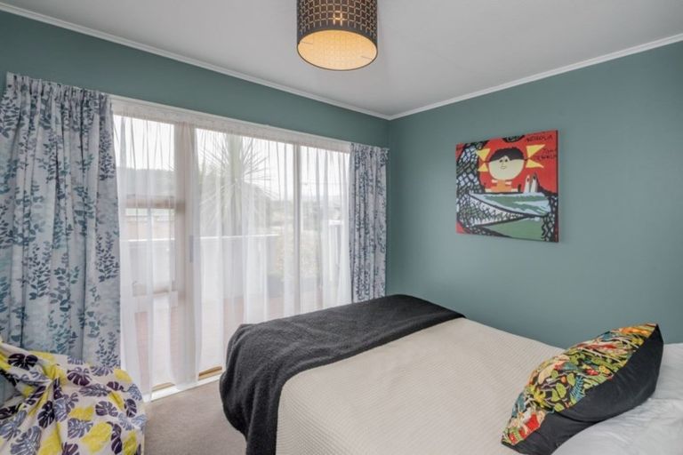 Photo of property in 62 Toi Street, Otaki Beach, Otaki, 5512