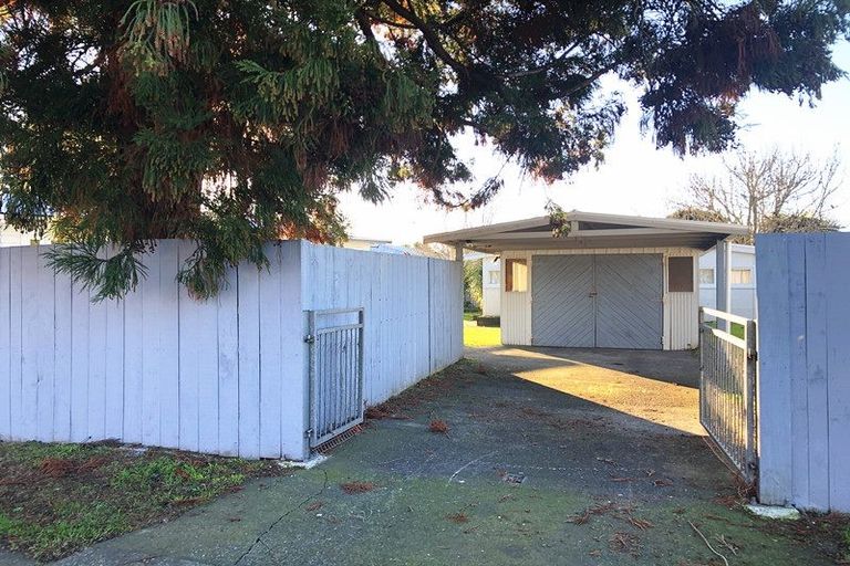 Photo of property in 1 Viola Place, Papakura, 2110