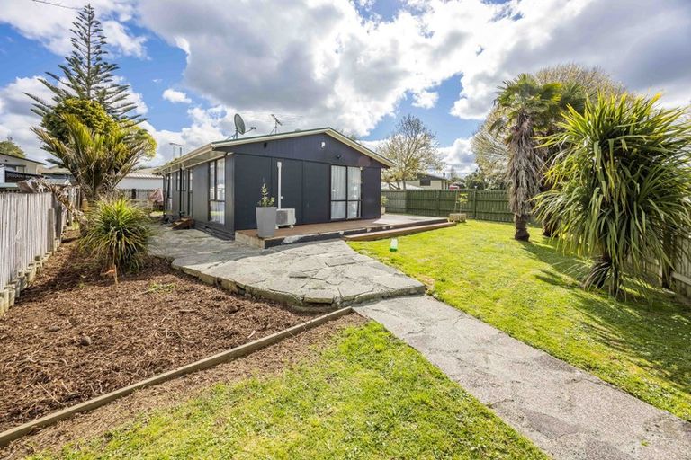 Photo of property in 1/24 Nearco Street, Randwick Park, Auckland, 2105