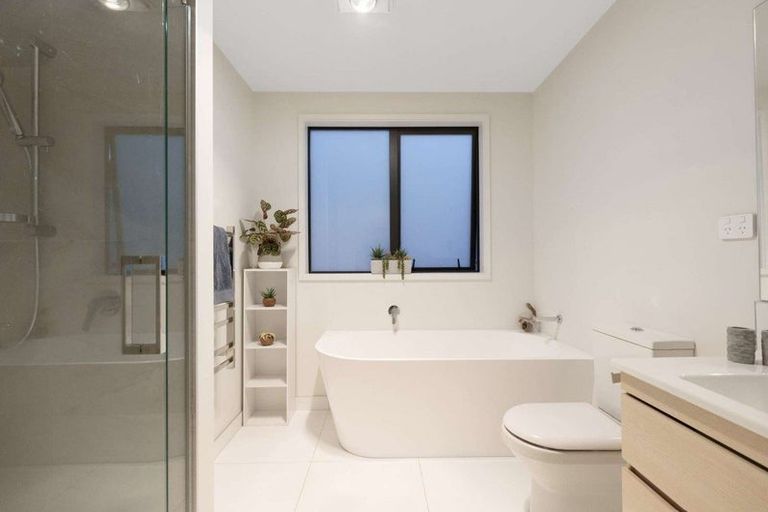 Photo of property in 2 Rose Lane, Papamoa, 3118