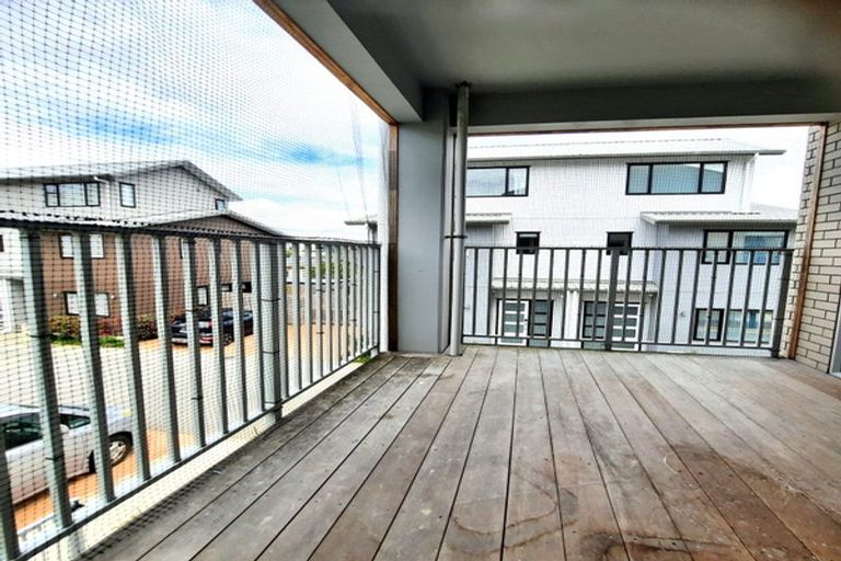 Photo of property in 106/28b Eileen Newey Place, Henderson, Auckland, 0612