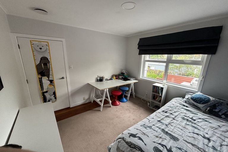 Photo of property in 30 Atkinson Road, Titirangi, Auckland, 0604