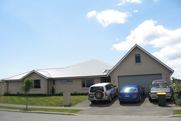 Photo of property in 32 Linkwater Way, Parklands, Christchurch, 8083