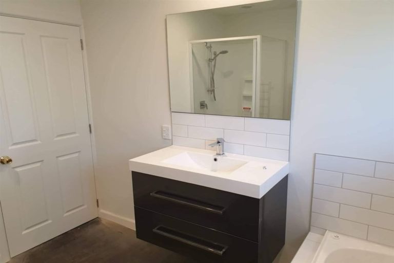 Photo of property in 35 Appleby Crescent, Burnside, Christchurch, 8053