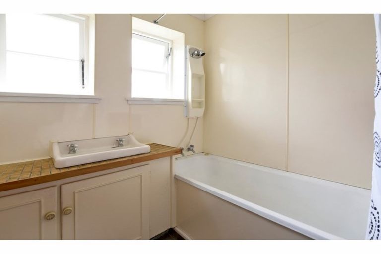 Photo of property in 54 Campbell Street, Nelson South, Nelson, 7010