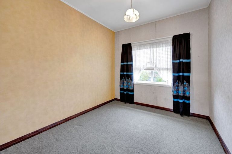 Photo of property in 11 Grant Vc Street, Hawera, 4610