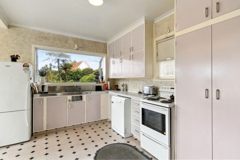 Photo of property in 3 Grenfell Drive, Karori, Wellington, 6012
