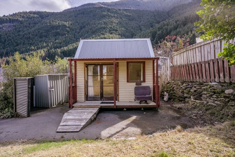 Photo of property in 218 Fernhill Road, Sunshine Bay, Queenstown, 9300