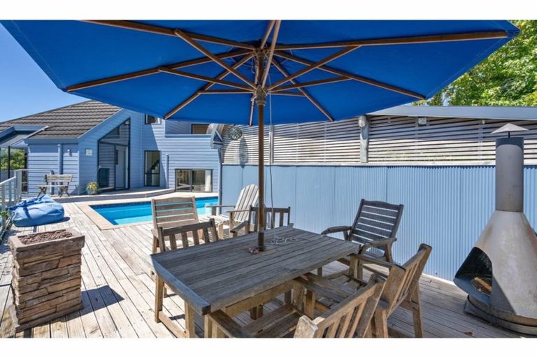 Photo of property in 15 Park Rise, Campbells Bay, Auckland, 0630