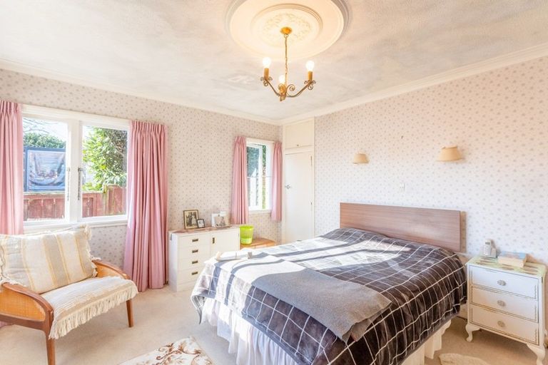 Photo of property in 22 Moana Road, Paraparaumu, 5032