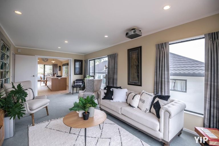 Photo of property in 4 Meadowcroft Grove, Johnsonville, Wellington, 6037