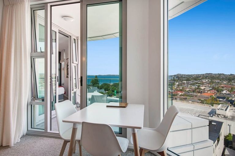 Photo of property in 1011/11 Tamariki Avenue, Kelston, Auckland, 0602