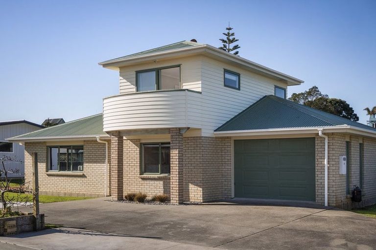 Photo of property in 6a Surfers Avenue, Waihi Beach, 3611