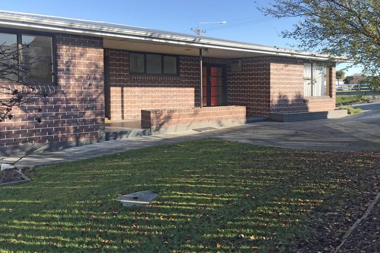 Photo of property in 10 Essex Street, Balclutha, 9230