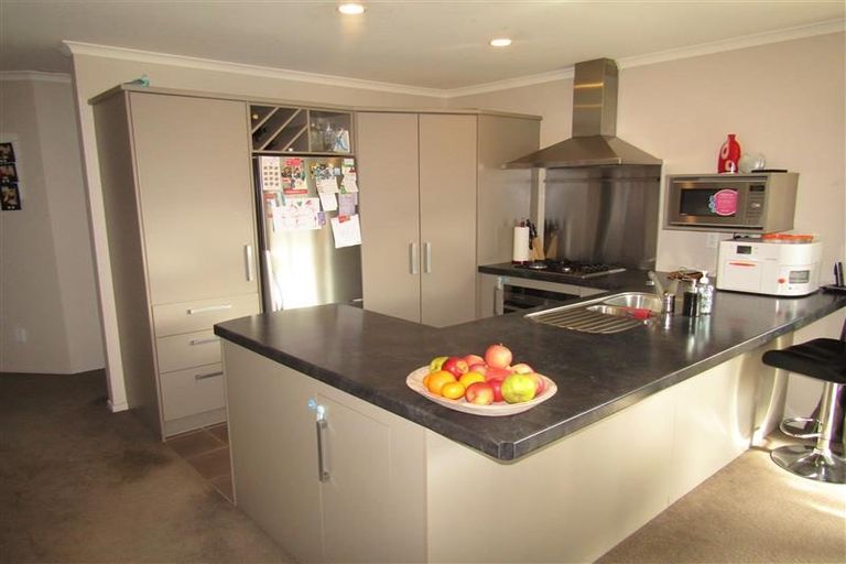 Photo of property in 24 Percy Kinsman Crescent, Riverstone Terraces, Upper Hutt, 5018