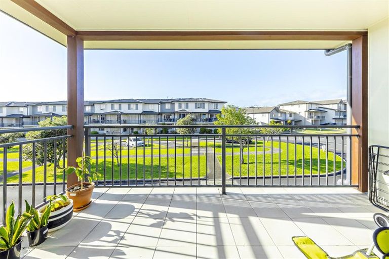 Photo of property in 5/30 Opito Way, East Tamaki, Auckland, 2013
