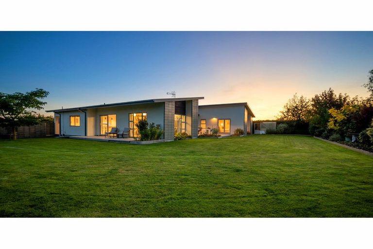 Photo of property in 24 Elizabeth Allen Drive, West Melton, 7618