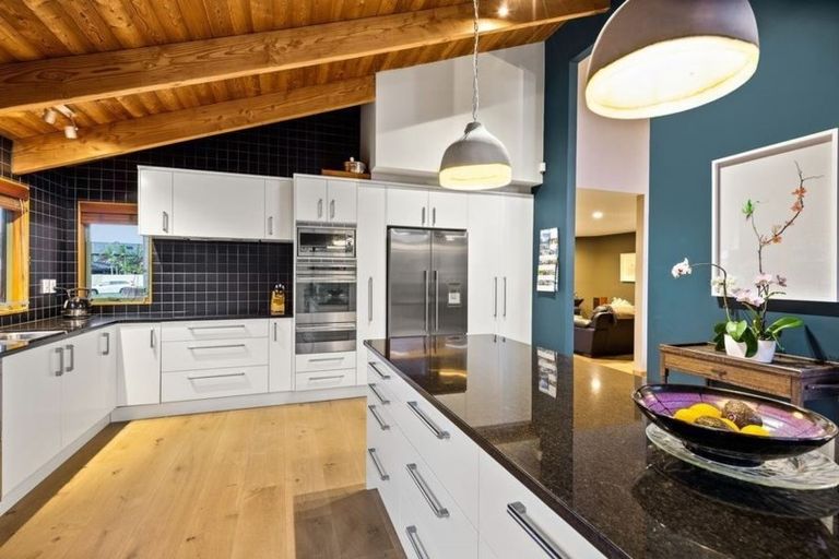 Photo of property in 32 Seacrest Drive, West Harbour, Auckland, 0618