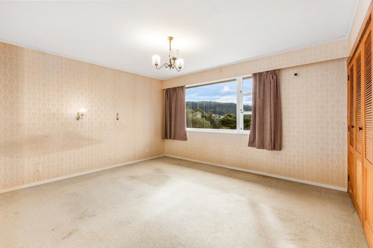 Photo of property in 1 Bede Grove, Tawa, Wellington, 5028