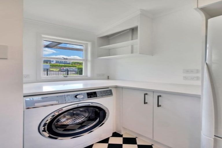 Photo of property in 1/17 Lake View Road, Takapuna, Auckland, 0622