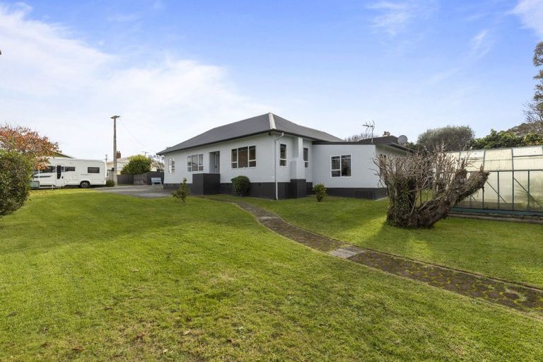 Photo of property in 25a Paynters Avenue, Strandon, New Plymouth, 4312