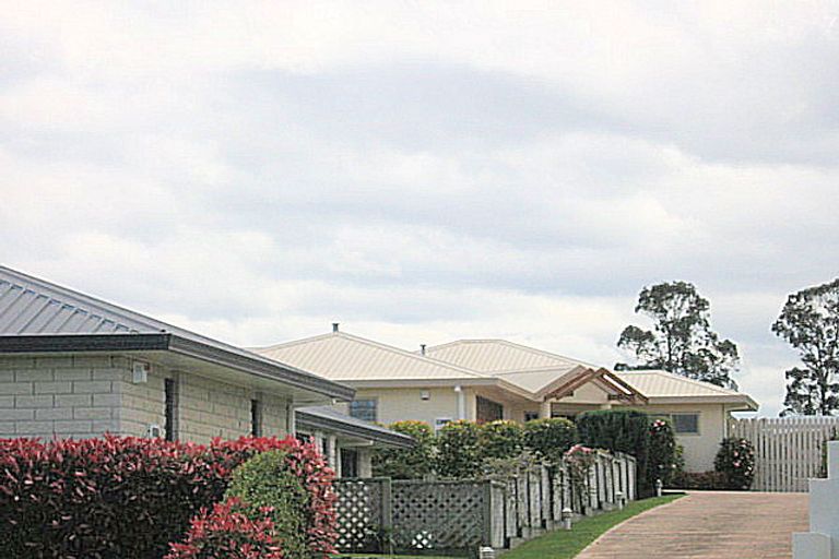 Photo of property in 26 Fairview Terrace, Waipahihi, Taupo, 3330