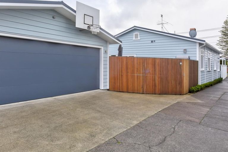 Photo of property in 16 Formby Avenue, Point Chevalier, Auckland, 1022