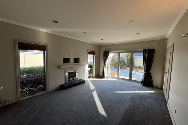 Photo of property in 38 Aikmans Road, Merivale, Christchurch, 8014