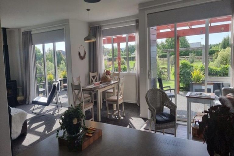 Photo of property in 9 Waipuna Grove, Levin, 5571